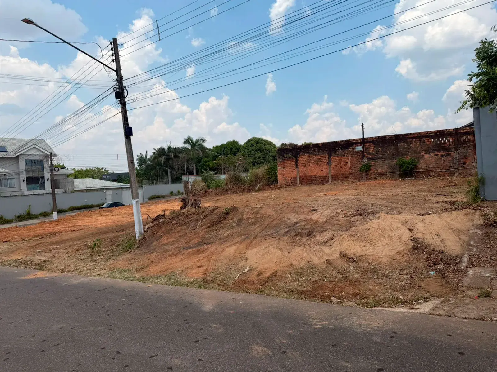Terreno de esquina 640 m² no Centro de Ji-Paraná, comercial ou residencial